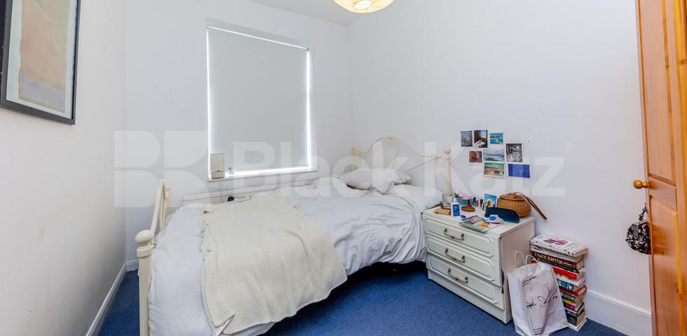 			VIDEO VIEWING AVAILABLE!, 4 Bedroom, 1 bath, 1 reception Flat			 Hornsey Road, HOLLOWAY